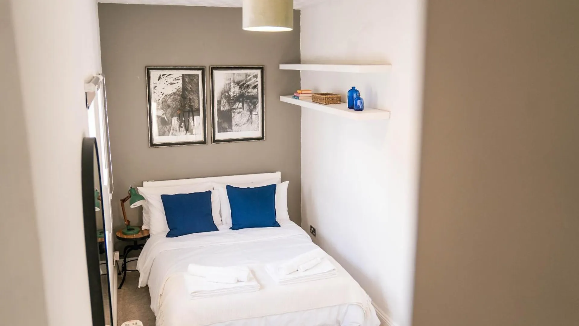 브라이턴 Noble Nooks - Art And Comfort At The Station 아파트 0*,